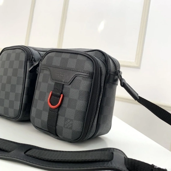 BAG LOUIS VUITTON MESSENGER UTILITY 0103